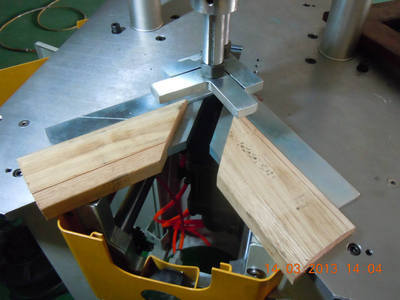 【鋁木復(fù)合門(mén)窗設(shè)備 VQM145全自動(dòng)碼釘機(jī) 木材釘角機(jī)】?jī)r(jià)格,廠家,圖片,工藝飾品加工機(jī)械,上海工榮機(jī)械設(shè)備-