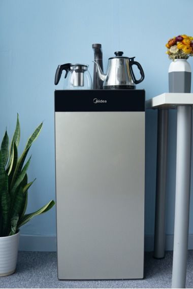 雙壺材質(zhì)嚴(yán)苛甄選,美的茶吧機(jī)為全家健康飲水護(hù)航