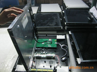 工廠直供15寸數碼相框與廣告機 專業生產、價格優勢、配套掛架